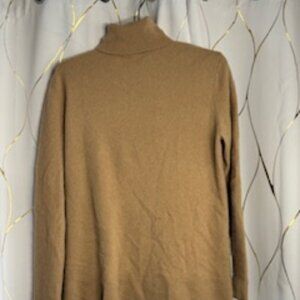 Neiman Marcus Cashmere Collection Basic Turtleneck – Camel, Size XL